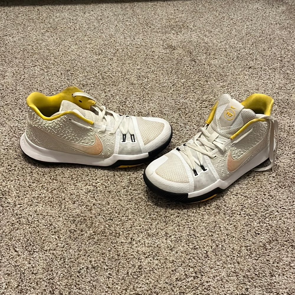 Men's Nike Kyrie 3 'N7' Sneakers